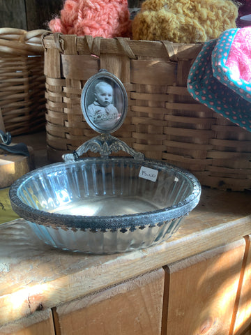 Oval Soap Dish with Frame